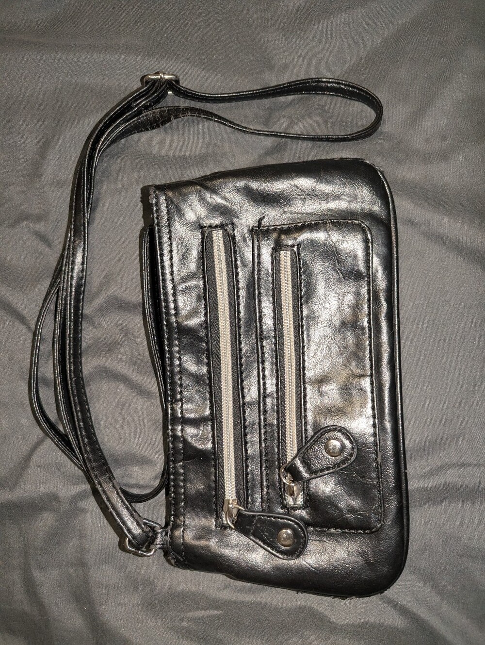 Small Classic Black Women's Shoulder/Crossbody Bag - Sleek Zip Pocket Design